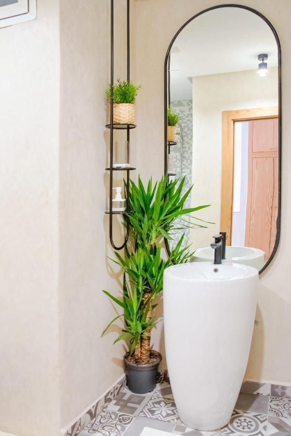 Luxury Apartment 3 Bedroom In The Heart Of Agdal Near Arribat Center Rabat Kültér fotó
